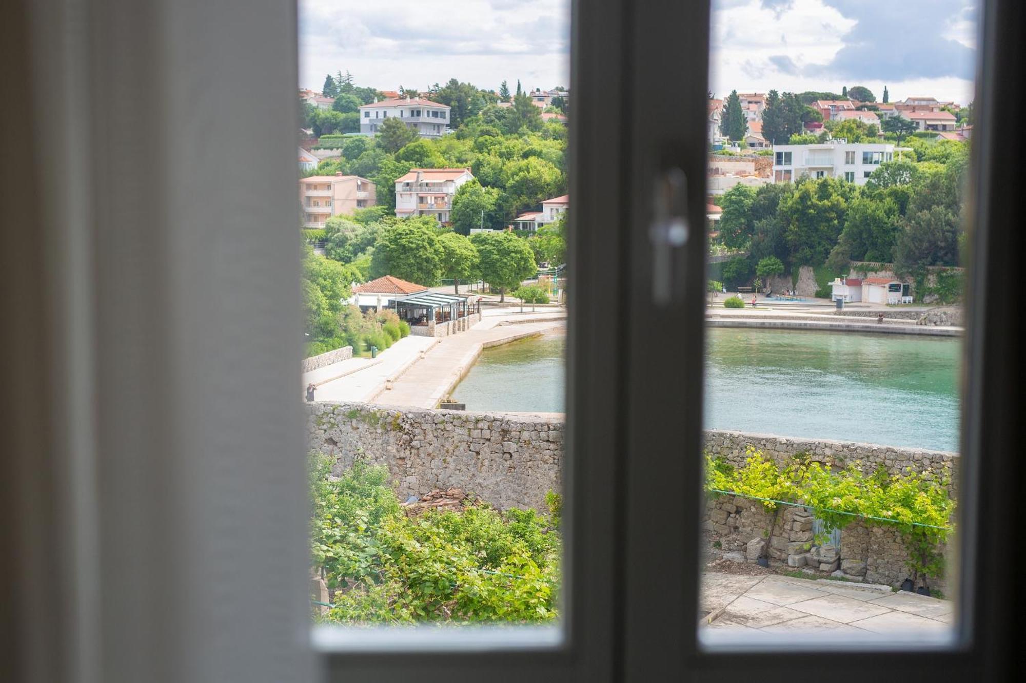 Portella Rooms Krk Town Exterior foto